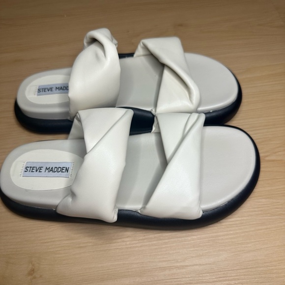 Steve Madden leather white slides - Picture 2 of 5
